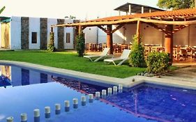 BM Zihua Casa de Huéspedes